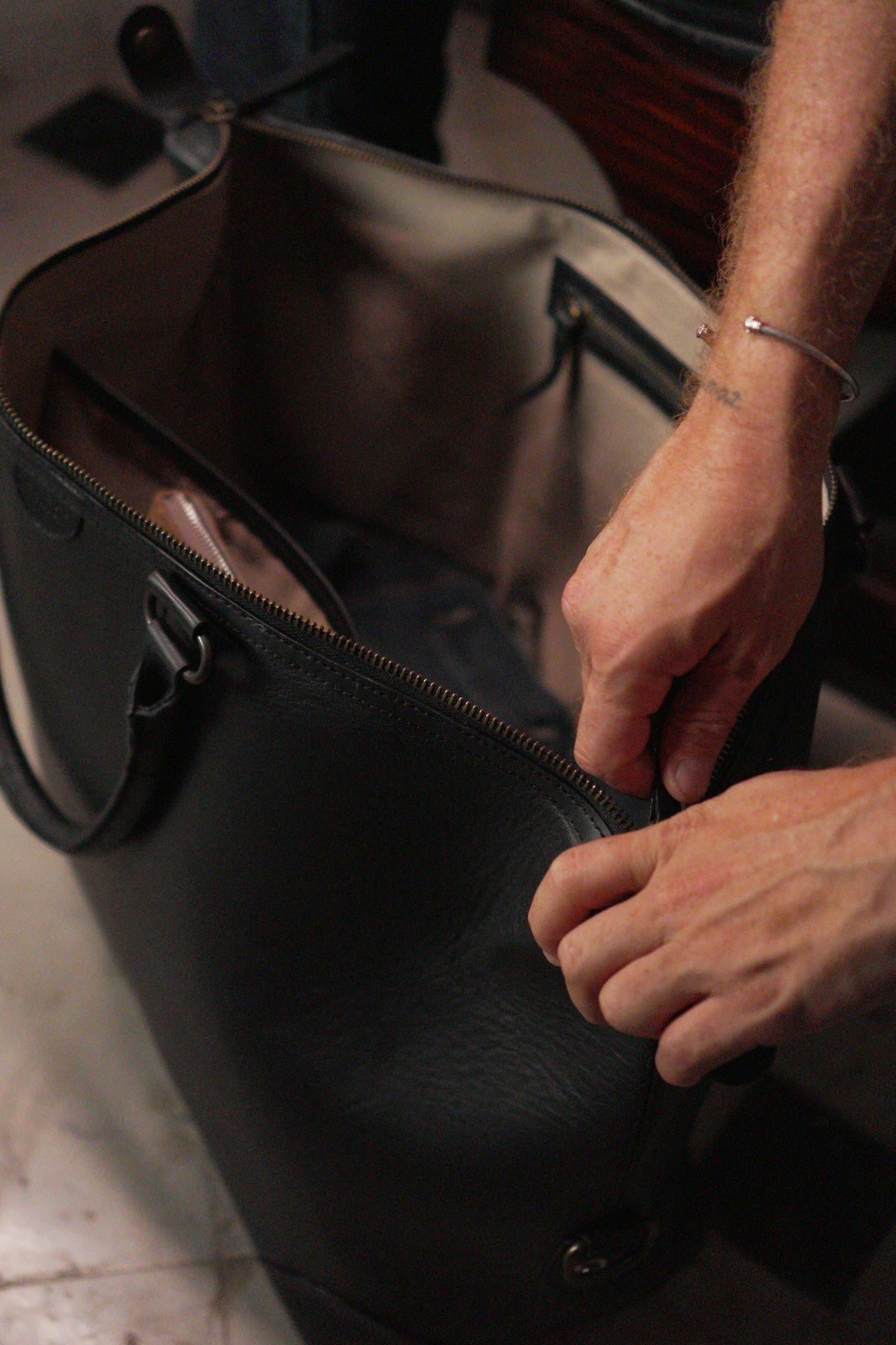 The Valise (Leather) - Black