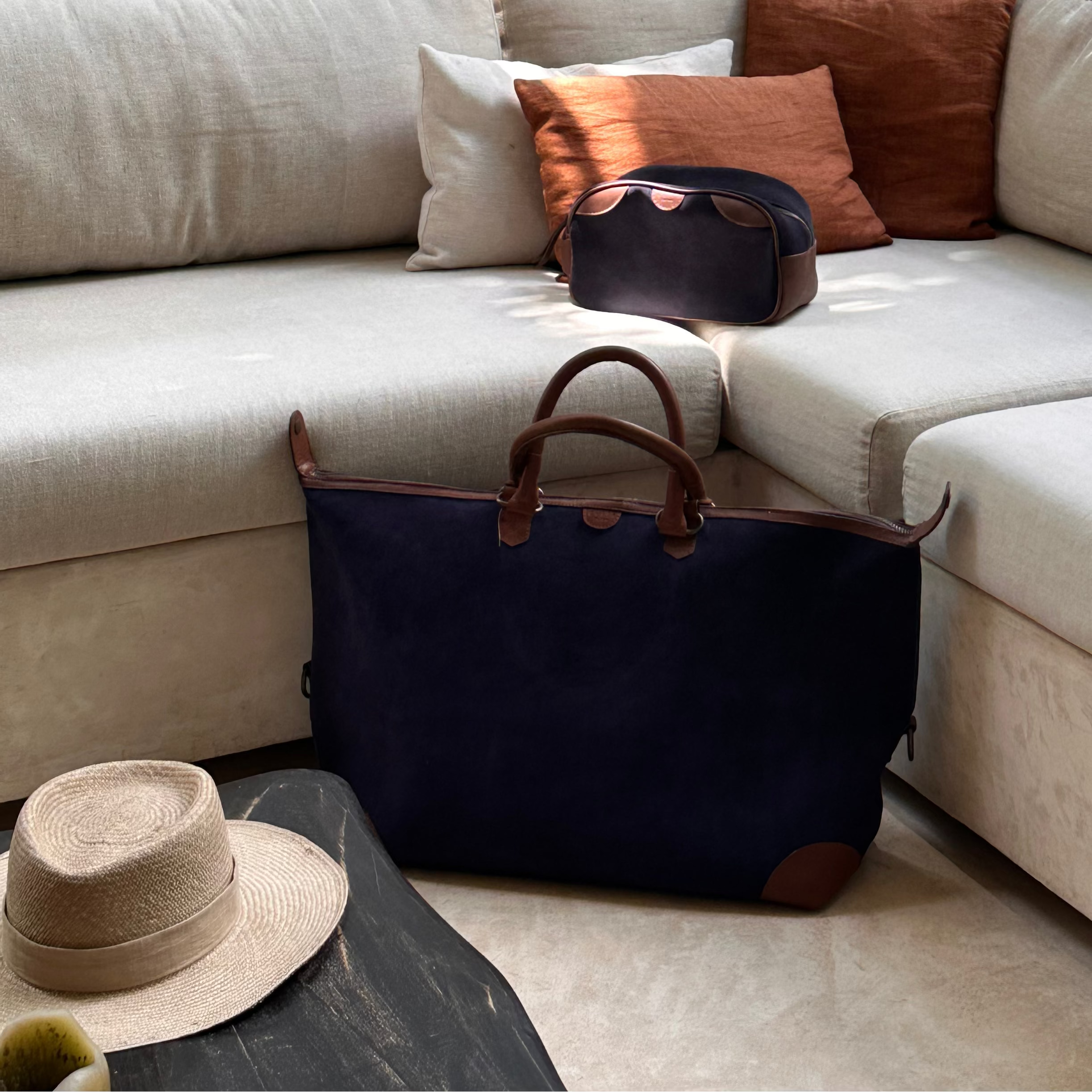 The Valise (Suede) - Marino