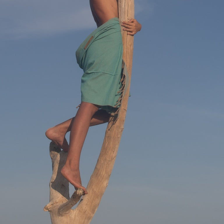 The Fouta Tulum (Bee Classic)