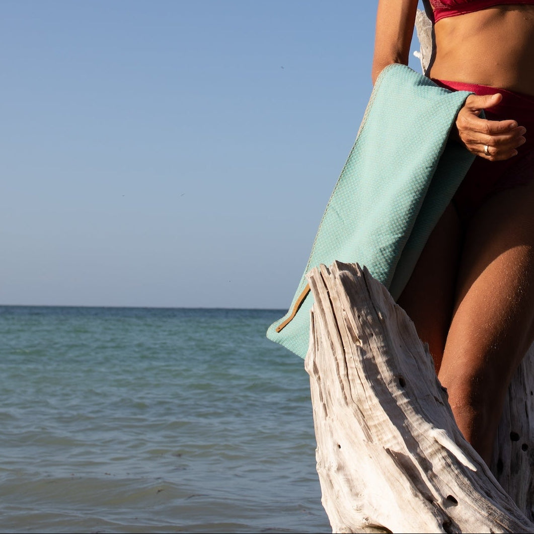 The Fouta Tulum (Bee Classic)