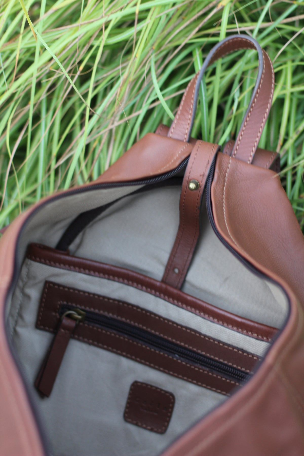 The Backpack (Leather) - Miel
