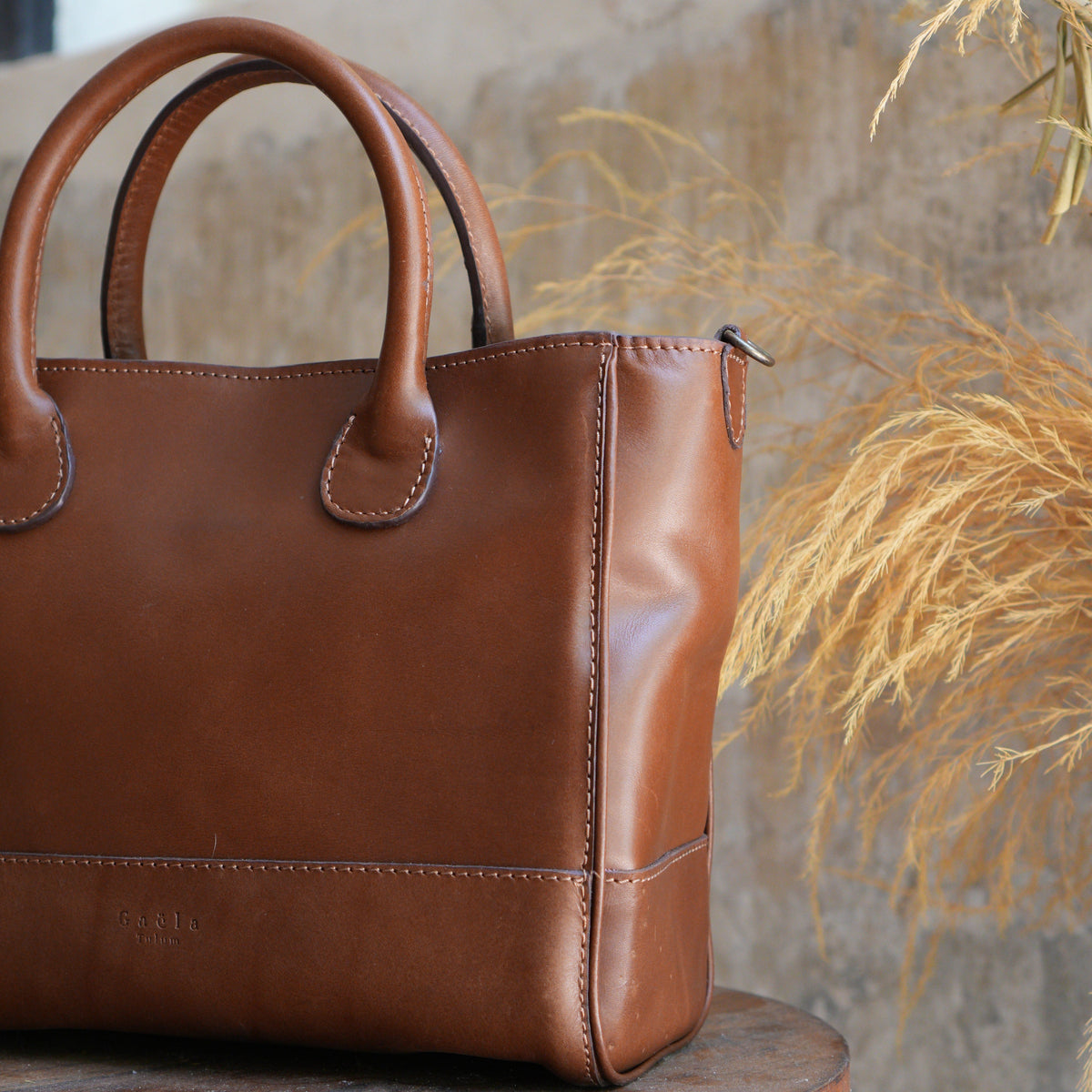 The Handbag (Leather) -Miel