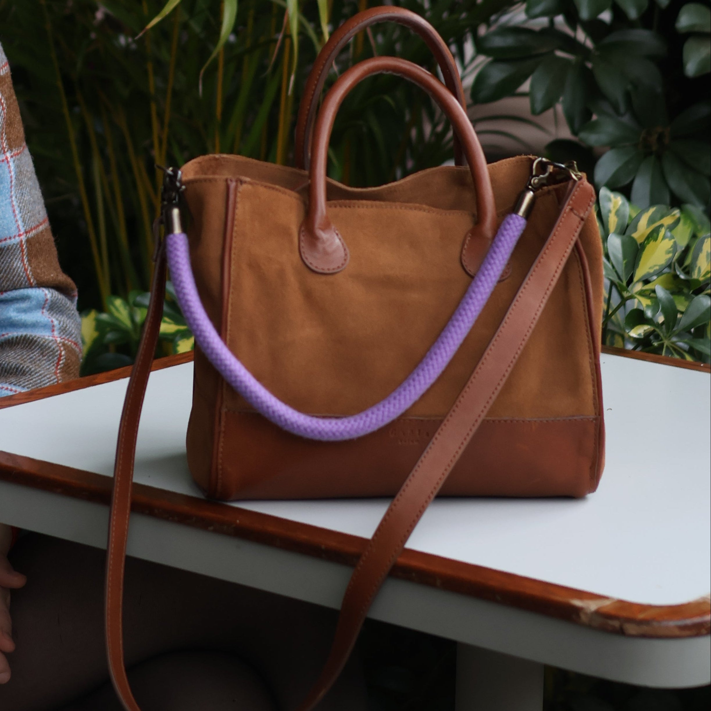 The Handbag Tobacco + The Mini Strap Lila