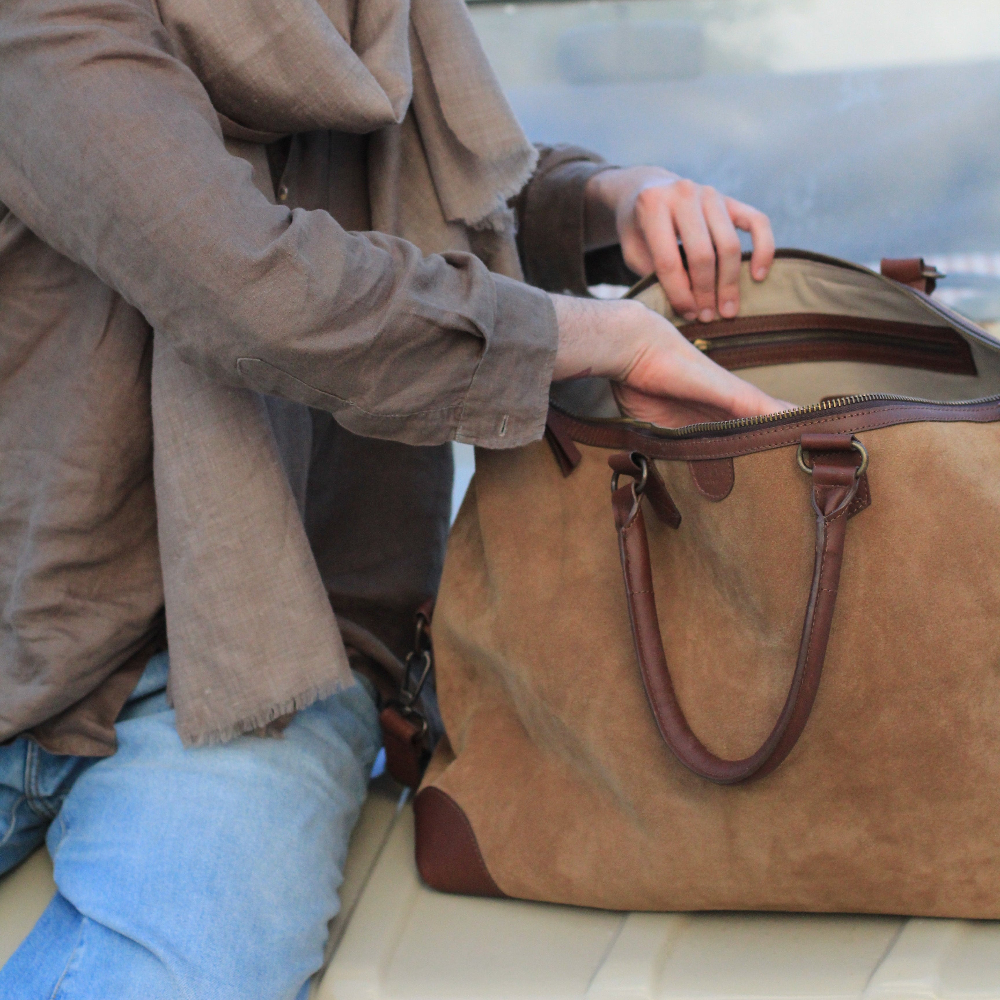 The Valise (Suede) - Sand