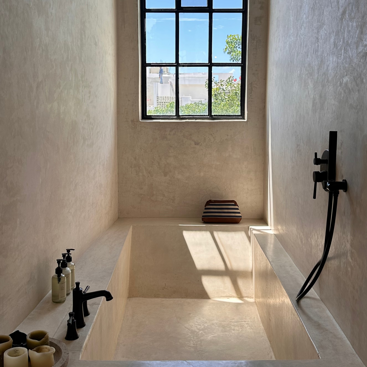 The Essentials Case (Leather) - St Margherita