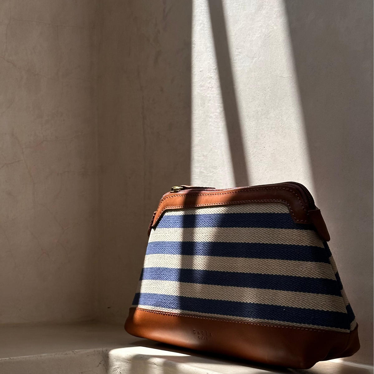 The Essentials Case (Leather) - St Margherita